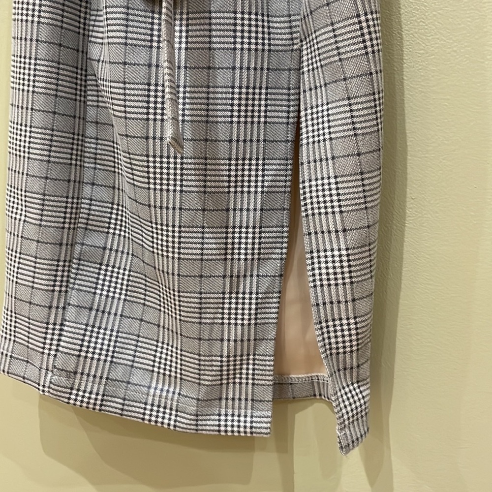 NWOT FASHION NOVA Dress 🤍 - Picture 2 of 7